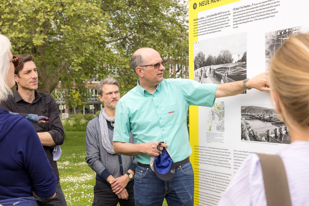 IBAHeidelberg's tweet photo. Gestern ging’s MIT und UMs Fahrrad zu den beiden IBA-Projekten Landwirtschaftspark und Neue Neckarbrücke. 🌻🌾🚲 

#ibafinale #iba22 #wissenschafftstadt #landwirtschaftspark #neueneckarbrücke 

Fotos: 1-3 Sabine Arndt, 4 IBA Heidelberg https://t.co/gWUjl7vmA4