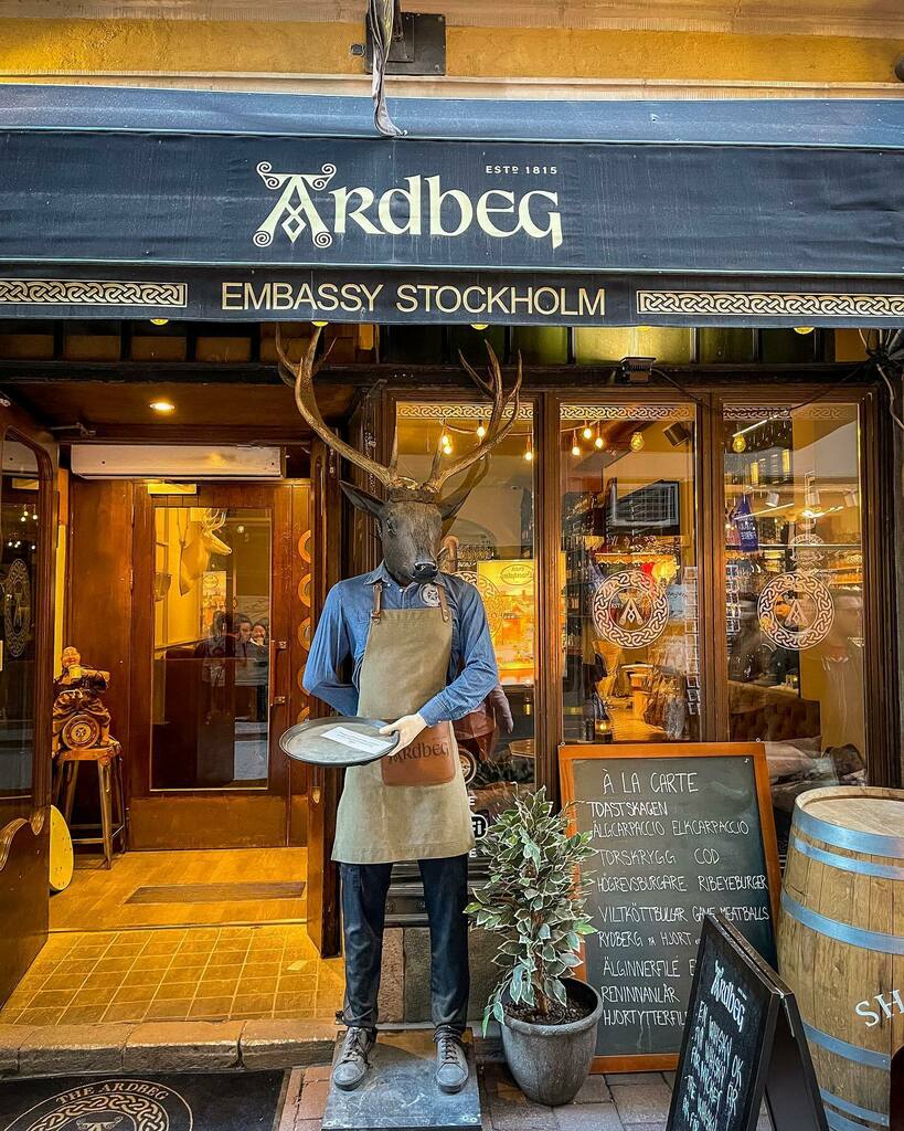 Ardbeg Embassy in Stockholm

I really wanted this place to be great but it just wasn’t! 👎💥
There is no distinction from any other bar, and as a whisky bar I expect the bar staff to ask about whisky preference and if you have a favourite region. Unfor… instagr.am/p/CdT1V6bMFuR/