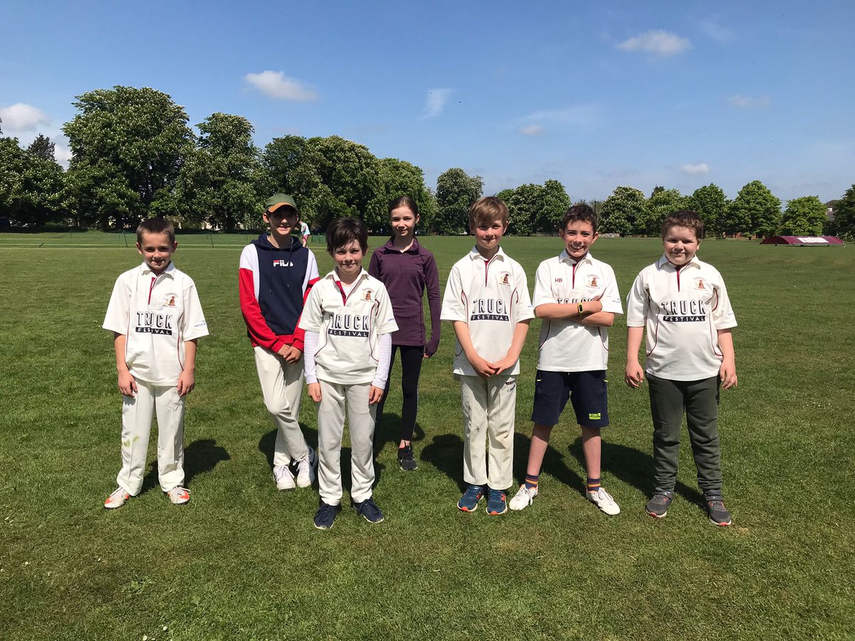 steventoncc's tweet image. Another amazing weekend! Won 1 lost 1 in @Cherwellcricket league Sat. Today - in order of pics - our 1st u11 game for almost 30 yrs, our 1st ever girls u11 tournament (thanks @CricketHenley for hosting😎), plus a brilliant double-header @CrowsCricket in the @HomeCountiesWCL 🏏