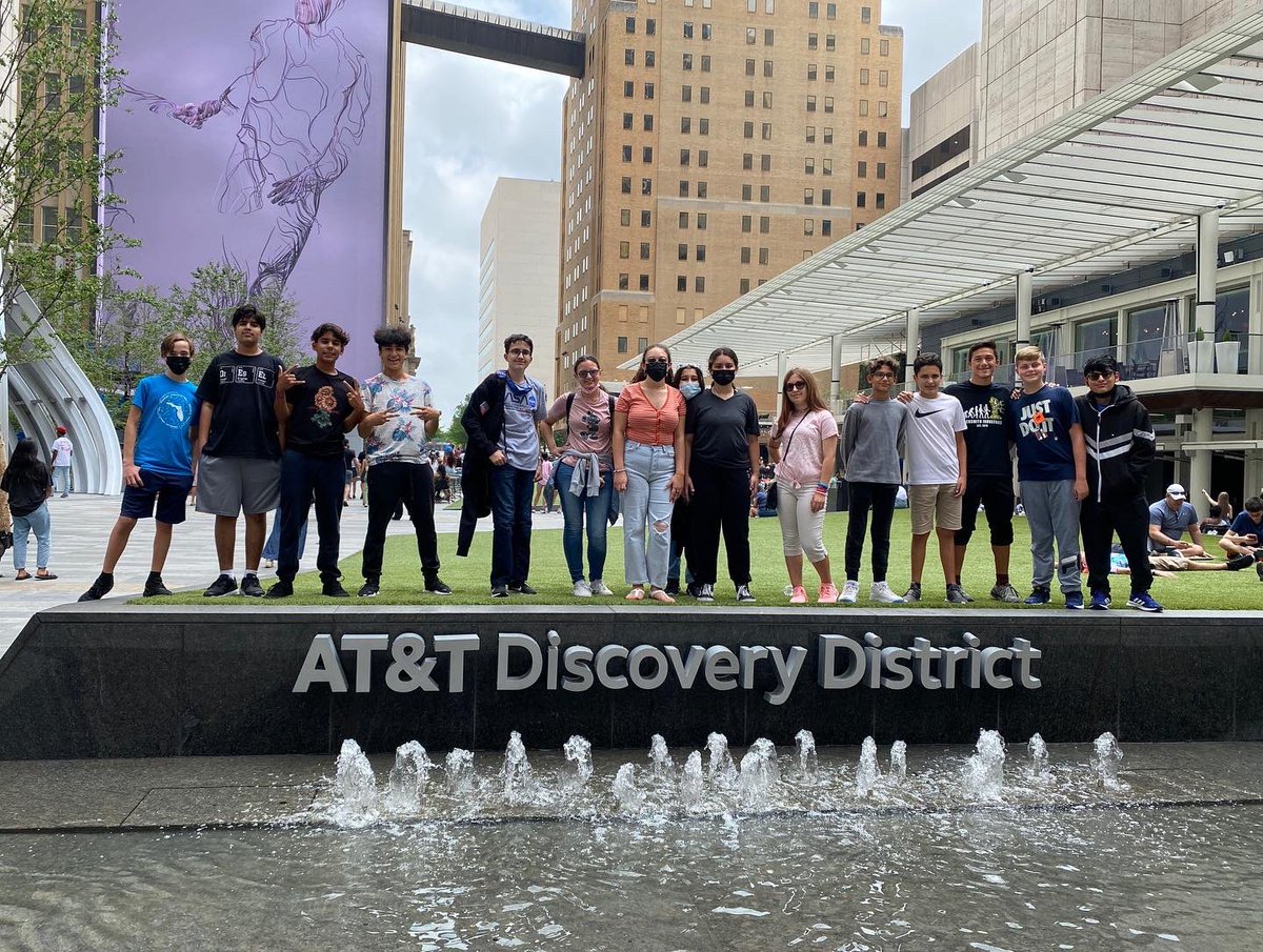 AdamsonHDMM's tweet image. Dallas for the VEX Worlds Championship! @STEMSquadHDMM @HDMcMillan