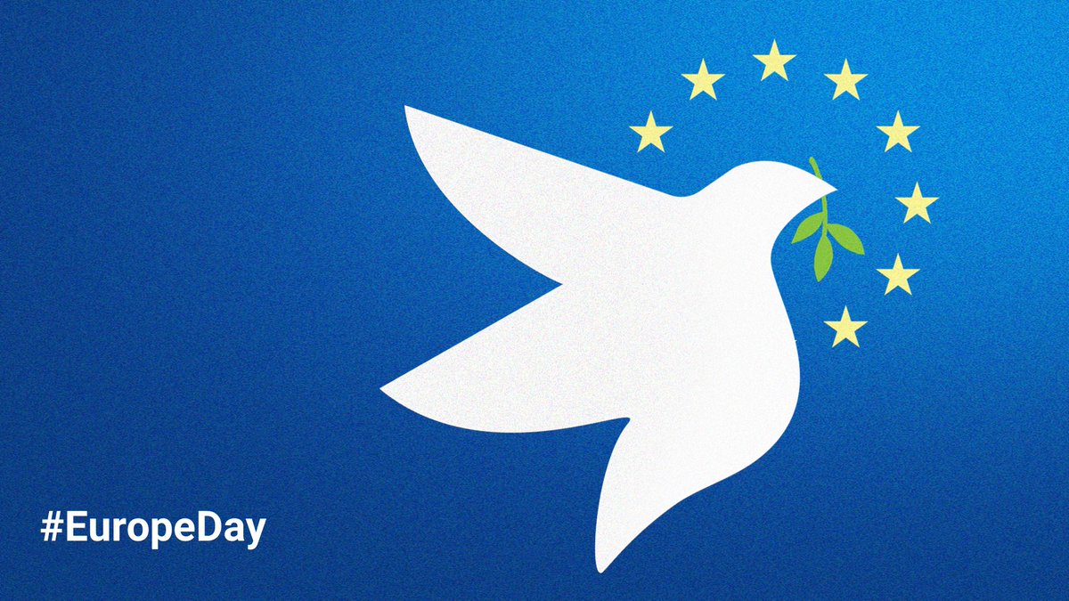 EC_Budapest's tweet photo. A béke az Európai Unió szíve és lelke 🕊️

Ma, Európa-napon, amikor az Ukrajna elleni orosz agresszió lábbal tiporja a nemzetközi jogot, egyként állunk ki és támogatjuk ukrán barátainkat. 

A békének nincs alternatívája.

#EuropeDay #EurópaNap https://t.co/AcileaCdDA
