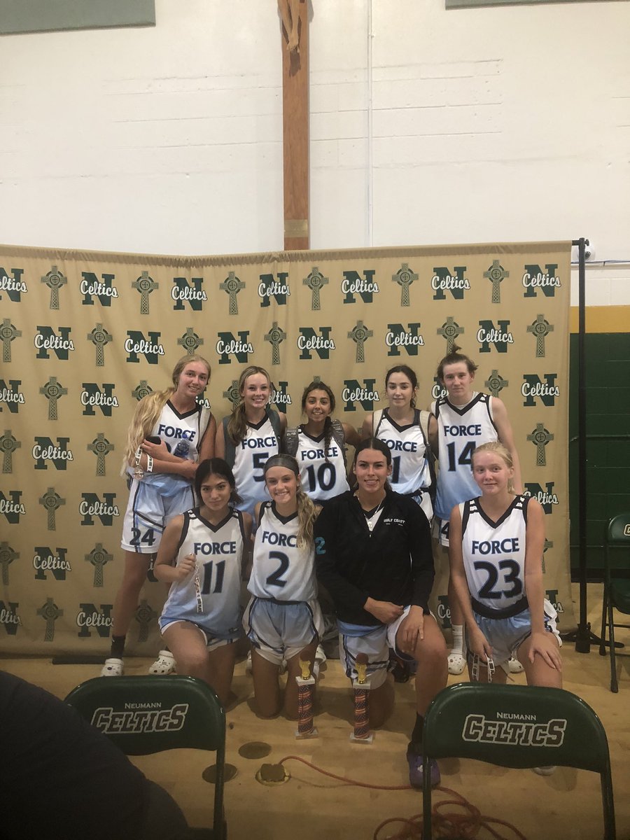 Tournaments that end in trophies and medals are always good. Congrats @STLForceBball 3-1 good ball played all weekend. <a href="/tyrahtownsend/">tyrahtownsend</a> earned MVP honors.