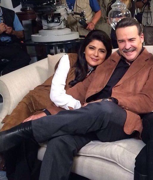 Bellalizavr's tweet photo. #20diastekilaz
día2  ....detrás de cámaras. 
 #ParejaTekila #CyV  Q. Bonitooooo https://t.co/cxFI4HjF6e