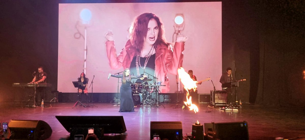 Nesito's tweet photo. Disfrute de principio a fin tu trayectoria, falto tiempo para muchísimas más canciones, pero quede satisfecho, muchos éxitos más en estos años por venir @MyriamMonteCruz 👸 https://t.co/GIK15arJ9X