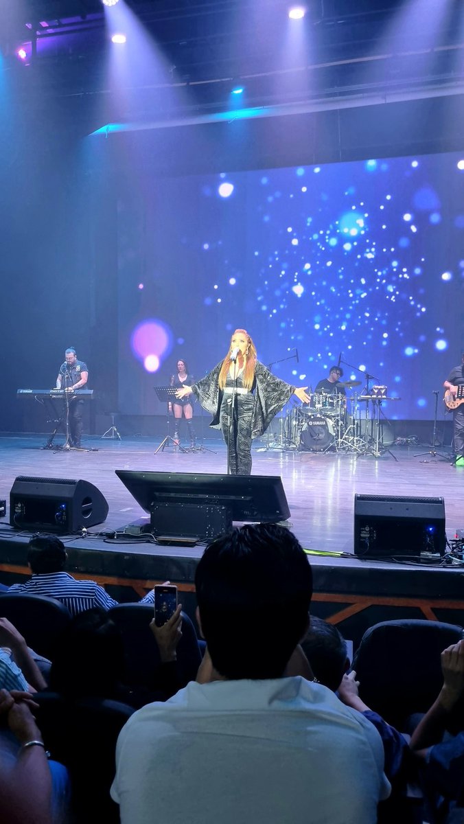 Nesito's tweet photo. Disfrute de principio a fin tu trayectoria, falto tiempo para muchísimas más canciones, pero quede satisfecho, muchos éxitos más en estos años por venir @MyriamMonteCruz 👸 https://t.co/GIK15arJ9X