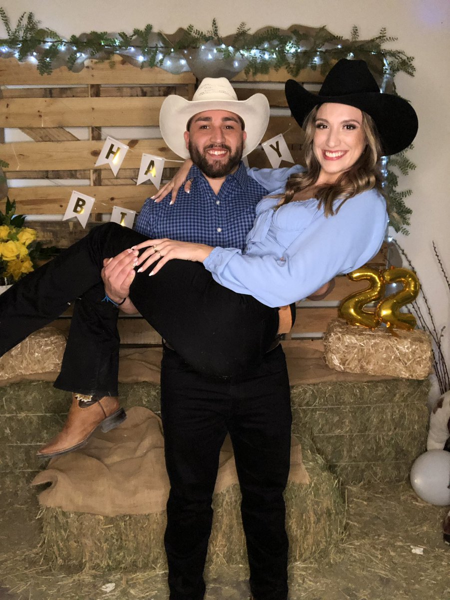 speedyvilla15's tweet photo. So proud of my beautiful fiancé for earning her bachelors degree today #naugrad https://t.co/u1iOHGHTkU