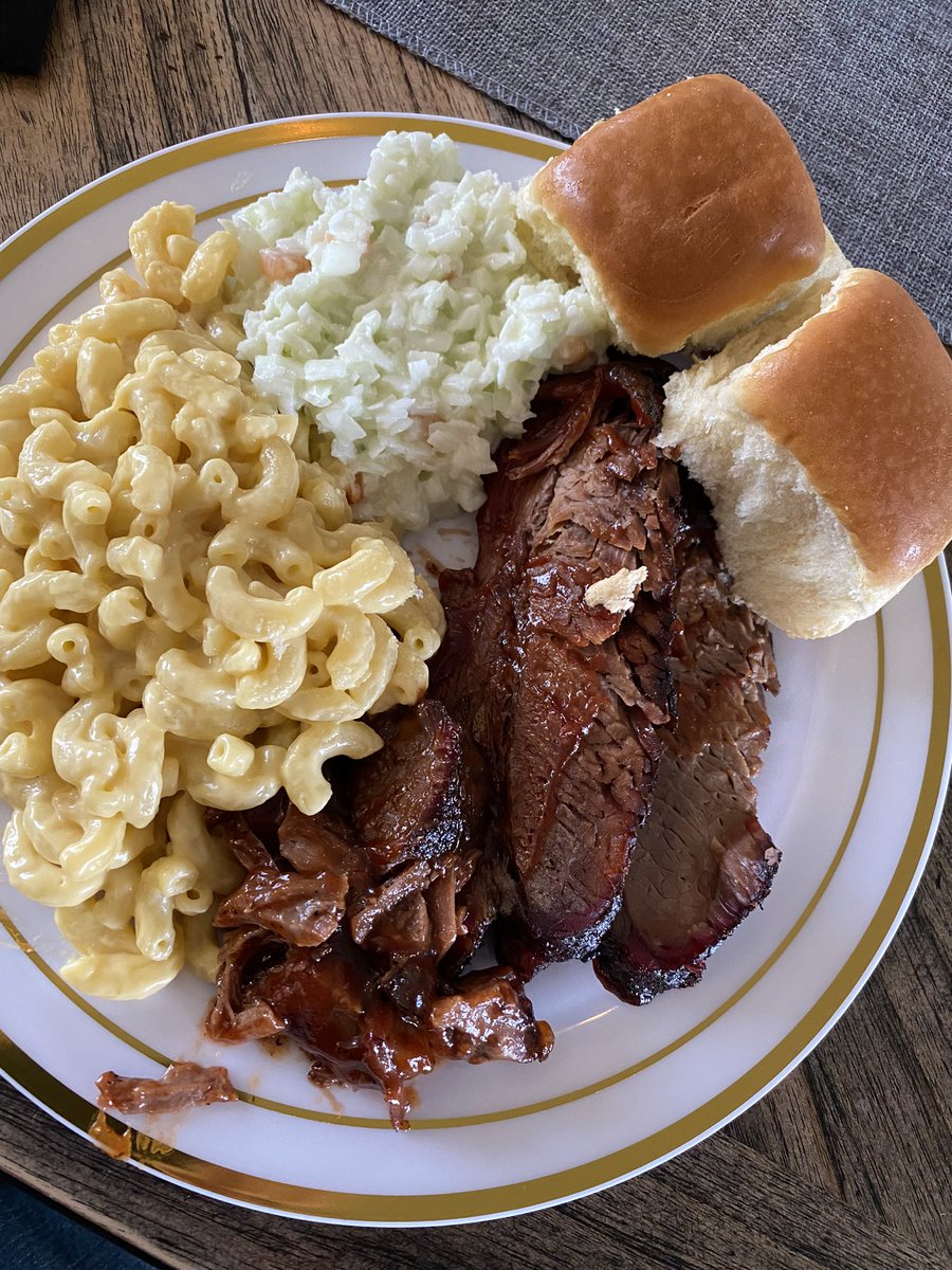 jsundi13's tweet photo. It was delicious took everything to my bro in laws and fed the whole family. #HappyMothersDay @PitBossGrills #austinXL https://t.co/loL8etlyW6