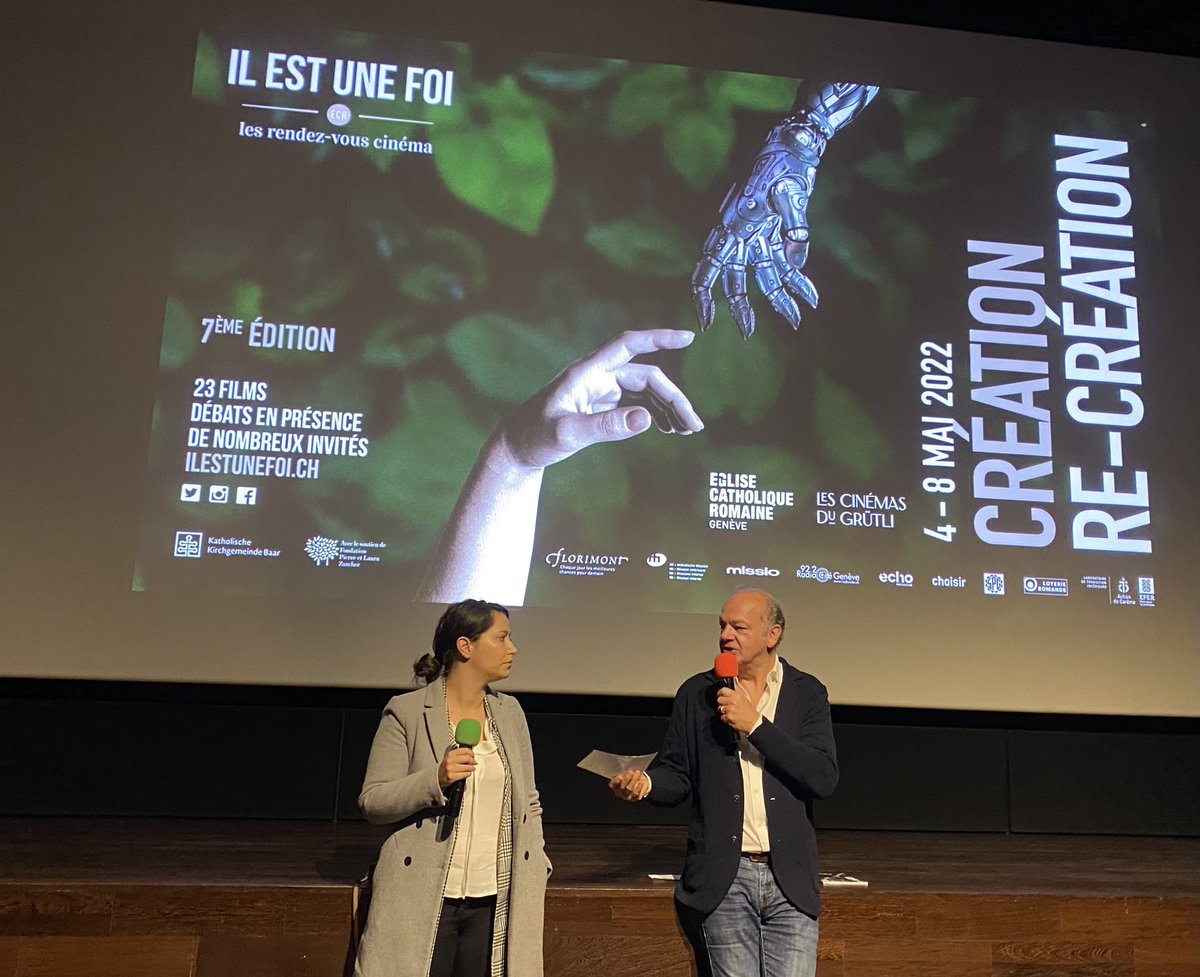 Ilestunefoi's tweet photo. #ilestunefoi
Alexandra Villaverde Naveira, d’EVALabs #HUG, évoque l’usage actuel des robots en Suisse à domicile ou en EMS. 
Nous n’en sommes pas encore au stade de #RobotAndFrank. Les machines relèvent des données au quotidien pour nous permettre d’adapter les soins ⬇️ https://t.co/sSMEYJCc8F
