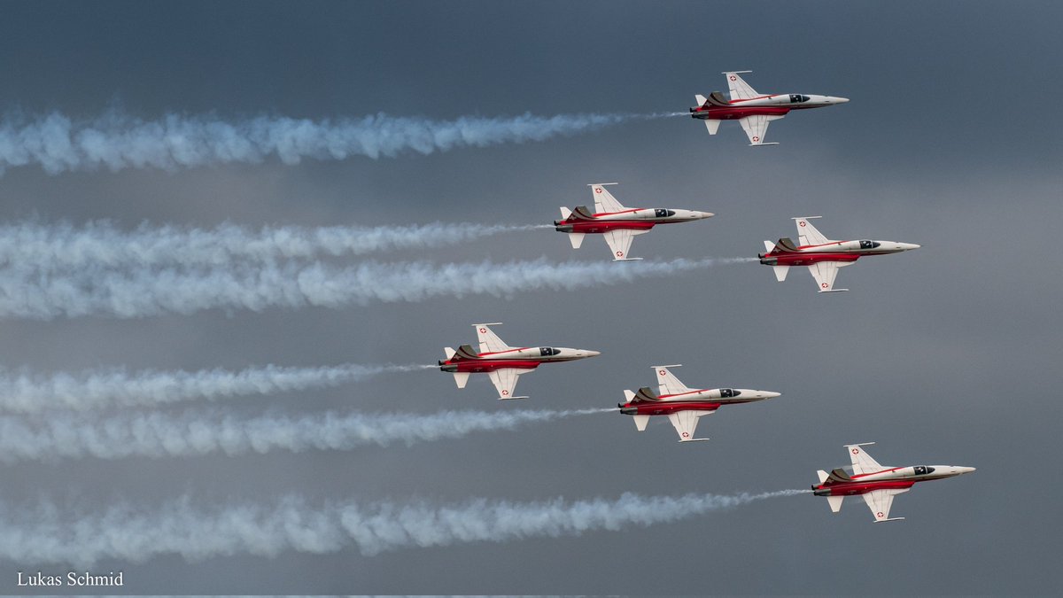 aviation_schmid's tweet photo. Patrouille Suisse / LoveRide 2022 (LSMD - 8.5.22)

@patrsuisse
#AvGeek #planespotting #planes #planespotter #aviation #aviationphotography #spotting
#lsmd #lsmdairport #loveride #patrouillesuisse #f5 https://t.co/Z2CAgztoo9