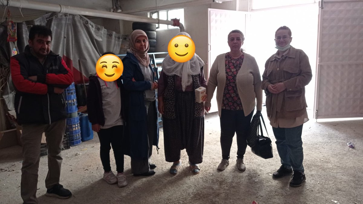 26Nkollar's tweet photo. Sütlüce Teşkilatımız olarak Mahallemizin  değerli Büyükleri  Annelerimizi Ziyaret ettik
İçinde sevgiyi şefkati iyiliği merhameti  barındıran 
Karşılıksız sevginin adıdır ANNE
Dünyadaki kanatsız melektir ANNE
Başta Şehit Ailelerimizi olmak üzereTüm Annelerin #Annelergünü kutluolsn https://t.co/S5MileWdAI