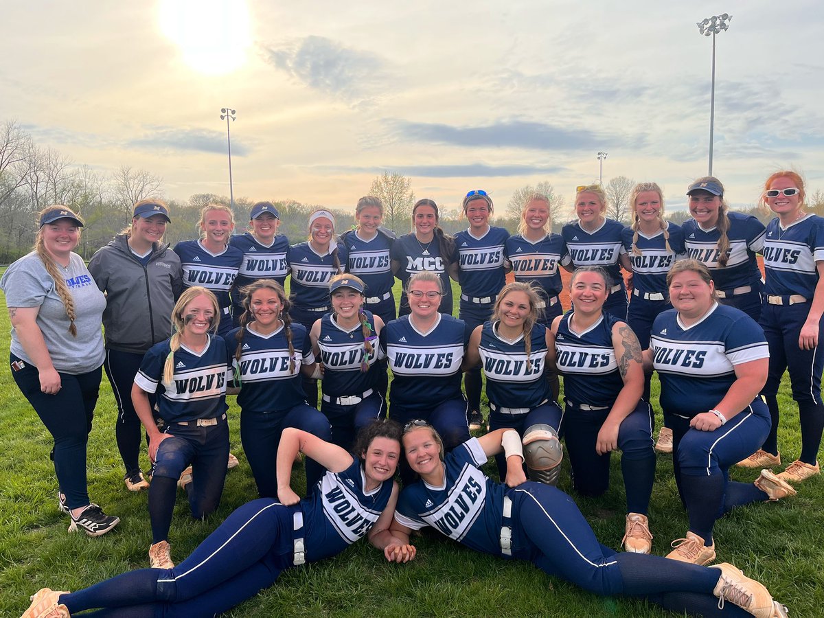 mcckc_softball's tweet photo. Our 2022 season came to a close this afternoon. Thank you sophomores for everything you’ve done for this program!! So incredibly proud of all of you💙🐺🥎 https://t.co/c6haxWjvLQ