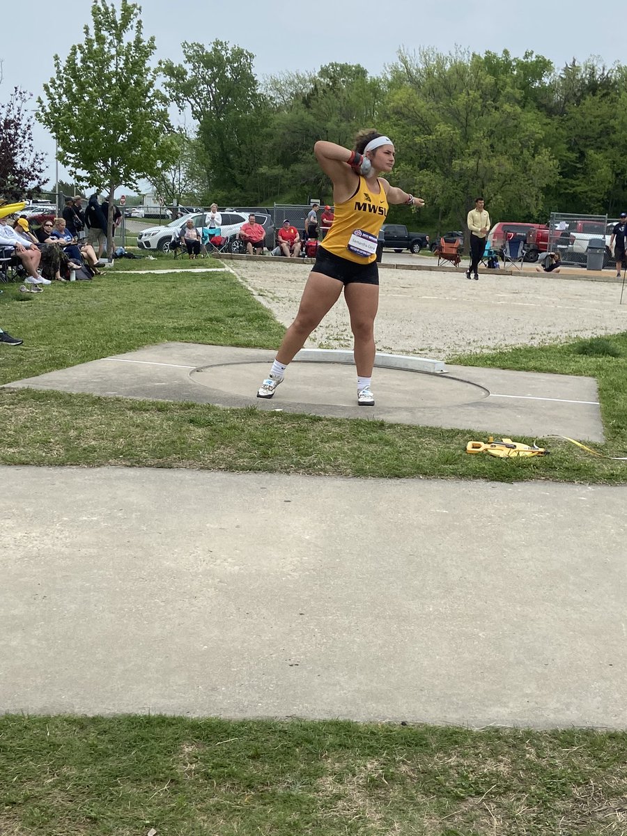 MwsuTf's tweet photo. Sam Cerra PR’s in the shot put and finishes 7th! https://t.co/j38FRGysgH