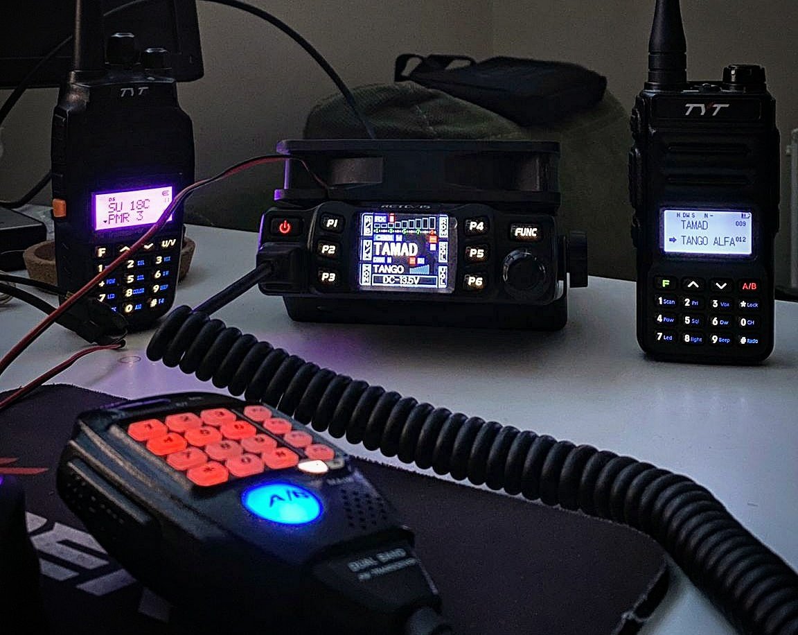 ARMTurkey's tweet photo. Weekend Hamradio #hamradio #uhf #vhf #telsiz #tamad #tyt #uv88 #tyt9000 #retevis https://t.co/pBC75uE0aP