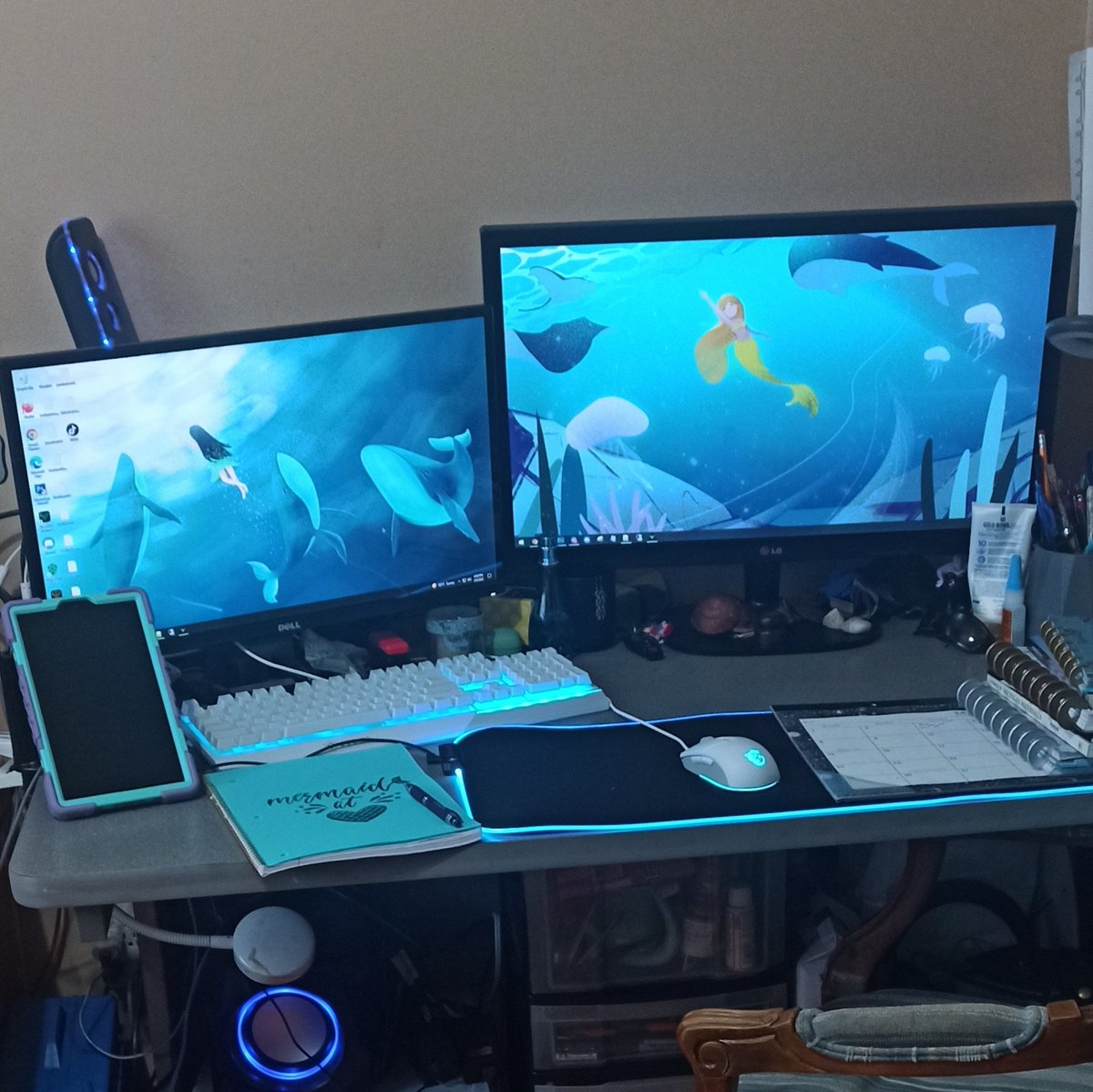_mermada's tweet photo. You know you're a #momintech when your #MothersDay gift consists of a keyboard & mousepad @fredrovicius
knew you'd been eyeing. π€©πππ§π»ββοΈ
#momincrypto #mominnfts #newkeyboard #newmouse #newmousepad https://t.co/xFhpheUPPJ