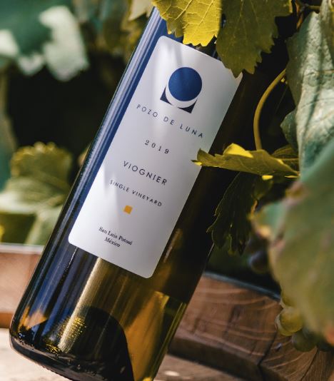 Llegó la primavera y para calmar esas tardes calurosas, nuestro Viognier 2020 es excelente opción. 
Llévalo a tu boca y disfruta cada copa de esta deliciosa etiqueta.