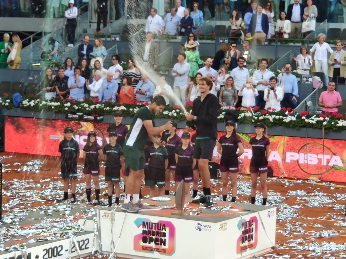 ricohspain's tweet photo. Este 20ª edición de @MutuaMadridOpen cierra por todo lo alto: Alcaraz se alza con su segundo Masters 1000 y se proclama el vencedor más joven del torneo tras derrotar a Nadal, Djokovic y Zverev.
Toda una historia por delante.
¡Enhorabuena @alcarazcarlos03! 👏🎉
#SponsorOficial https://t.co/rCkKrh7All