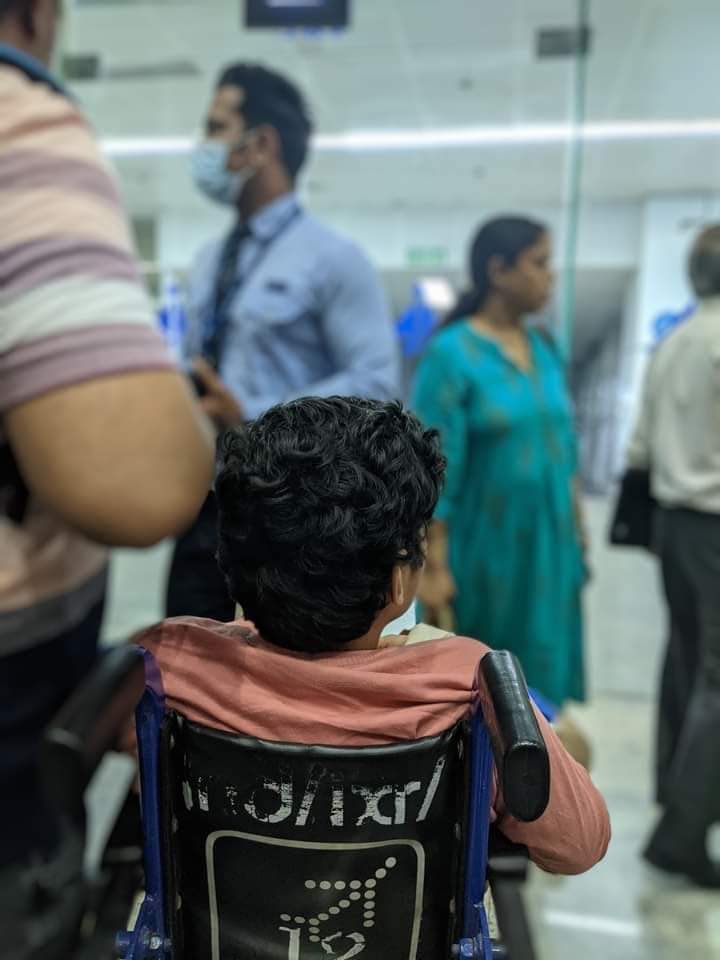 joy2298's tweet photo. Hey #Indigo . 
Did Indigo really let this happen ? 
I hope this question haunts the company and questions employees working at Indigo .

Colour Indigo represents our deepest thoughts and wisdom. We all can definitely witness the company thoughts and wisdom .

#nogotoindigo https://t.co/go0z0TDXSh