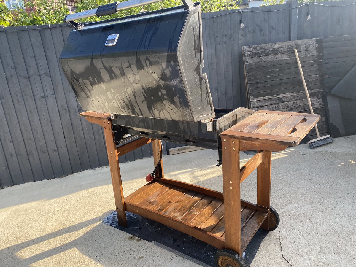 acserrao76's tweet photo. Todays been more garden ‘stuff’ in #DIYW ♿️ do it your way was all about refurbished of our bbq. It was gross when I uncovered it. Needed TLC!
Building the new garden boxes too…my hands struggled with them. But #Keter boxes are easy to assemble though.
Need to buy gas 🙄 https://t.co/Nny9EwEzH1