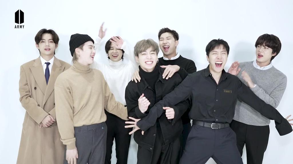 LA_ROZA96's tweet photo. You have seven 7 flowers and millions of mattresses to love you                                                 💜 I love all seven members 💜
#BTS #BTSARMY @BTS_twt https://t.co/fw9wvKI26z