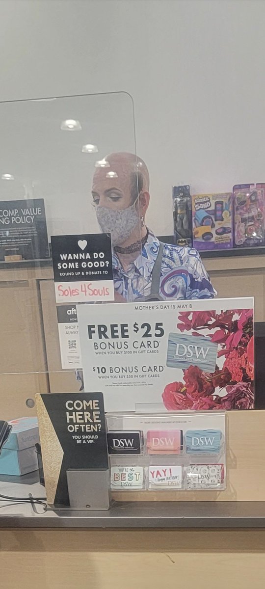 JataiGrams's tweet photo. @PurpleTornado2 @blaetcherreport omfg I saw him today in real life 😆 🤣 😂 😹 😆 https://t.co/rIjLTu12HP