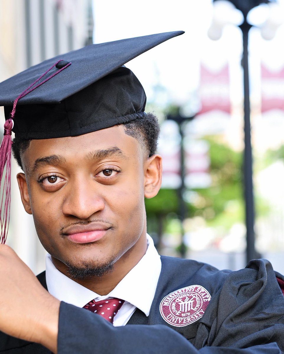 Icy_Torie's tweet photo. I finally turned my cant’s into cans and my dreams into plans 

On May 12th of 2022, I will be graduating from The University of Mississippi State with a Bachelors in Business Administration and a Concentration in Management https://t.co/ks9ZgYxgxP