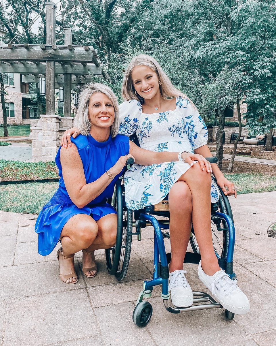 ImErinHartigan's tweet photo. Name another show that brings you esports, One-Act Play and BBQ State Championship action all in one place.
Plus — @KatieEngleson’s story on the light that is @ca_makaylanoble who will be the first to tell you, @UILTexas Forever.
Tonight — #HSSpotlight 10:30pm @BallySportsSW https://t.co/RWmzcQUJ1Q