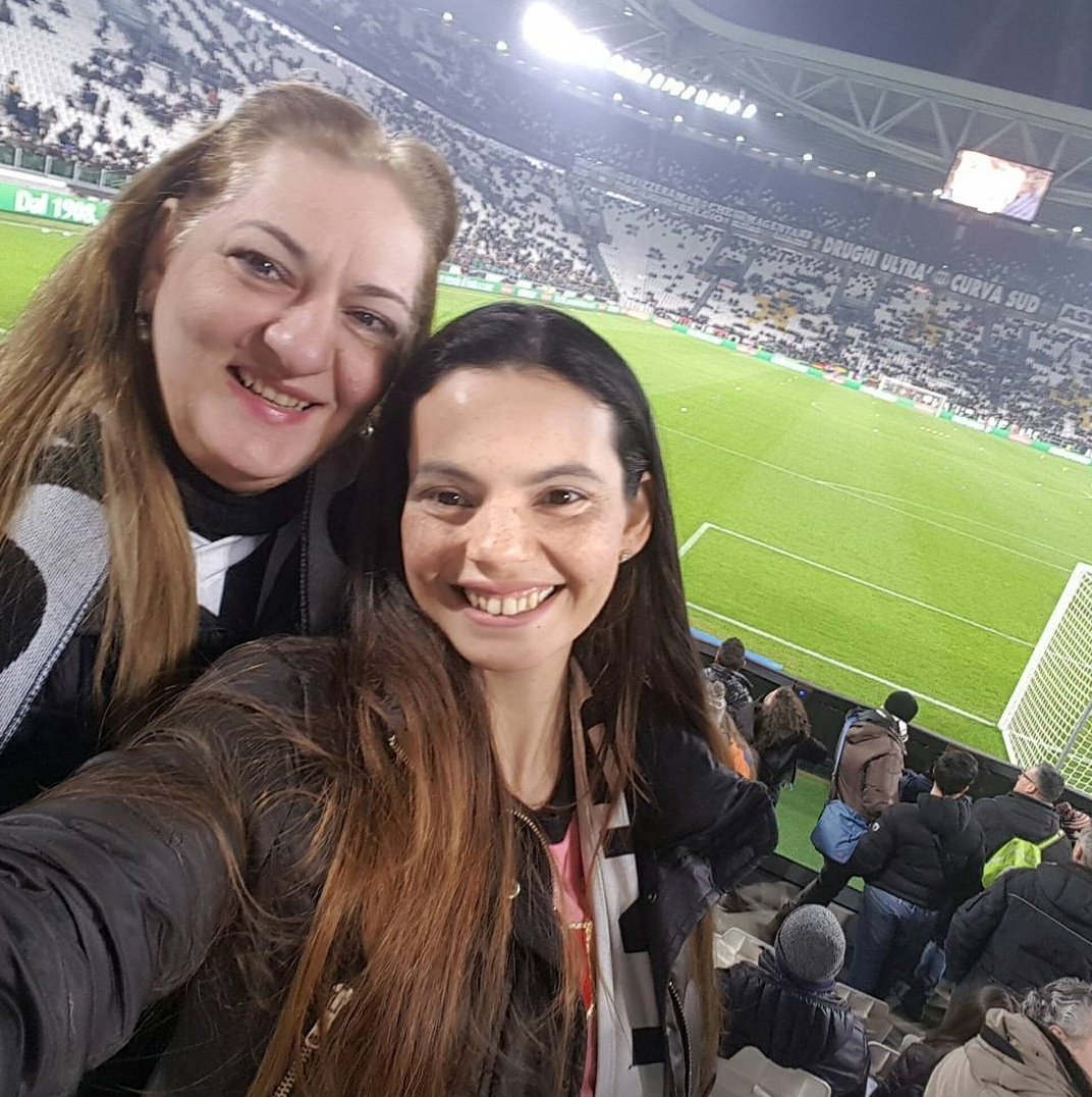 bearienzo's tweet photo. Feliz Dia Mamma ❤️
🤍🖤 Grazie Mamma per avermi fatto Juventina 🤍🖤
#juventinalover
@enzaderienzo https://t.co/VykiOmUlfF