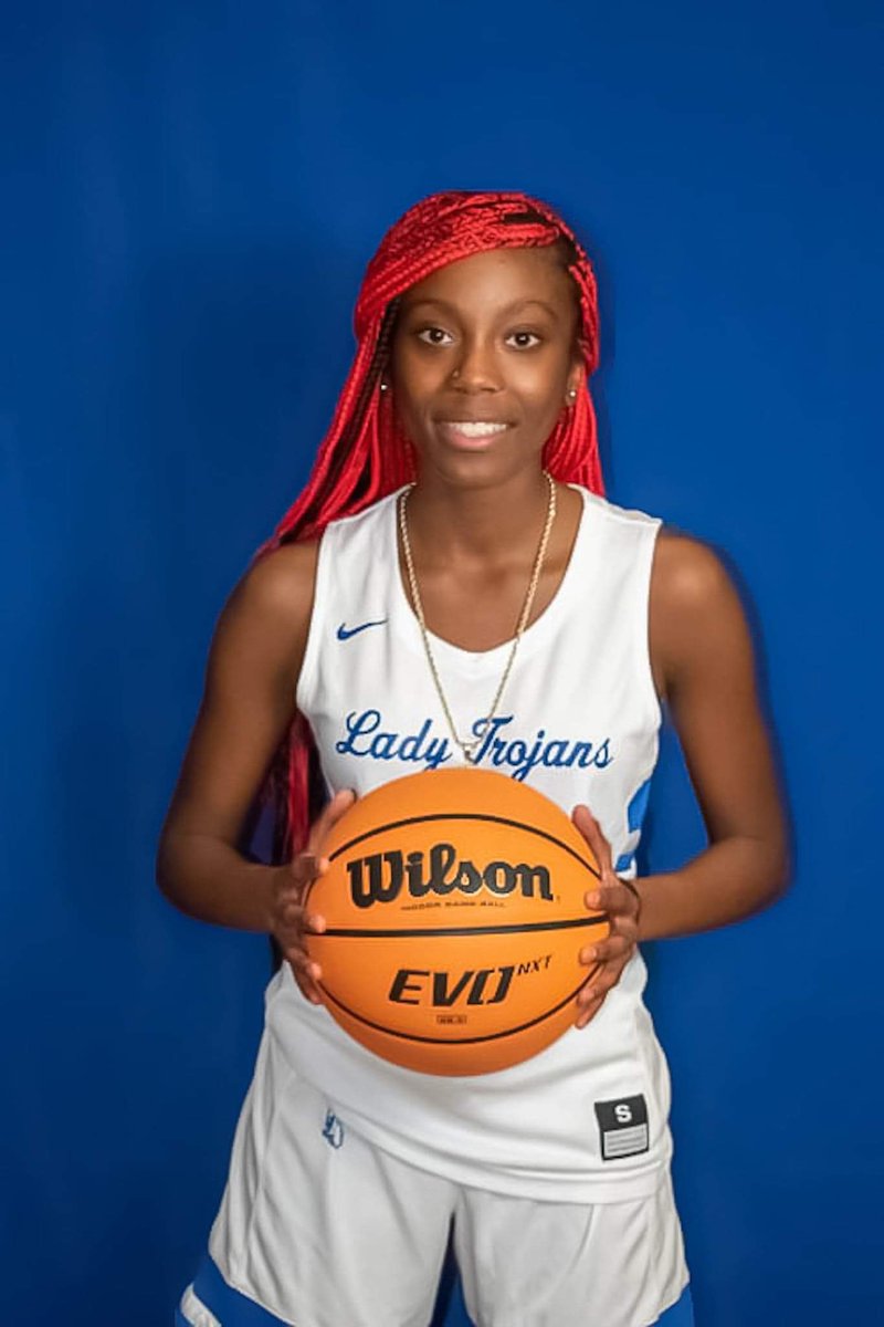 Lauren Middleton CBG gpa 4.3 class of 2025. tweet media