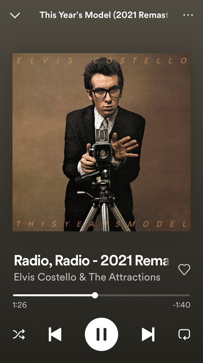 marka999's tweet photo. “ . . . . so you had better do as
you are told, you better listen to the radio . . . . ”
Radio, Radio
Elvis Costello & the Attractions
@ElvisCostello
#SongOfTheDayMA
#day764 https://t.co/O5JDPyYl5j
