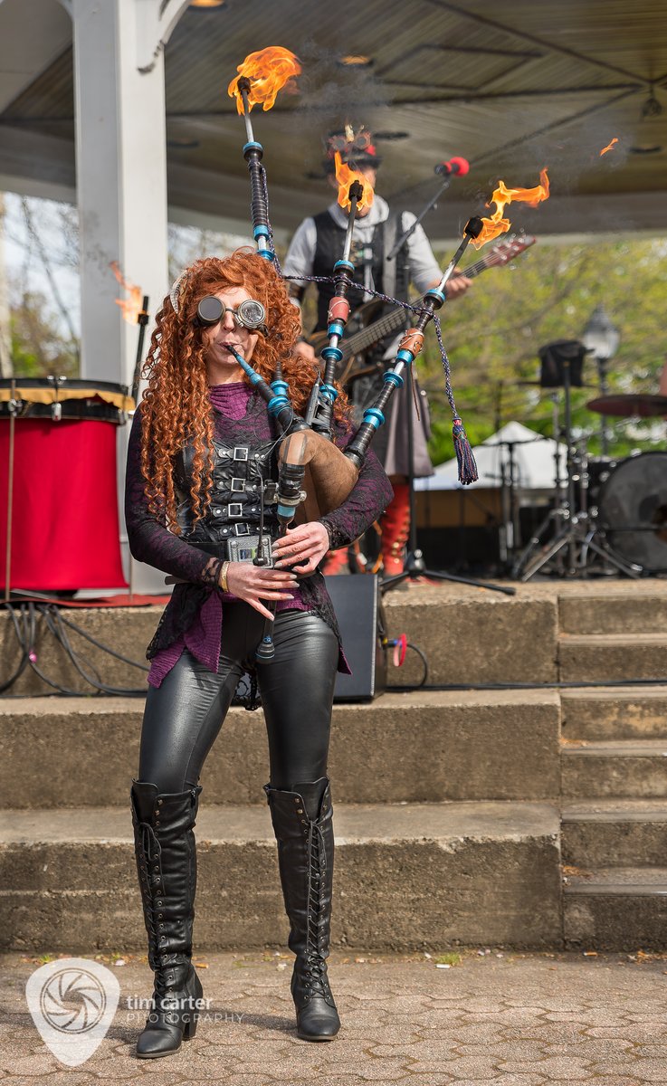 Well there's something you don't see every day...

#steampunk #watchcitysteampunk #festival #fireact