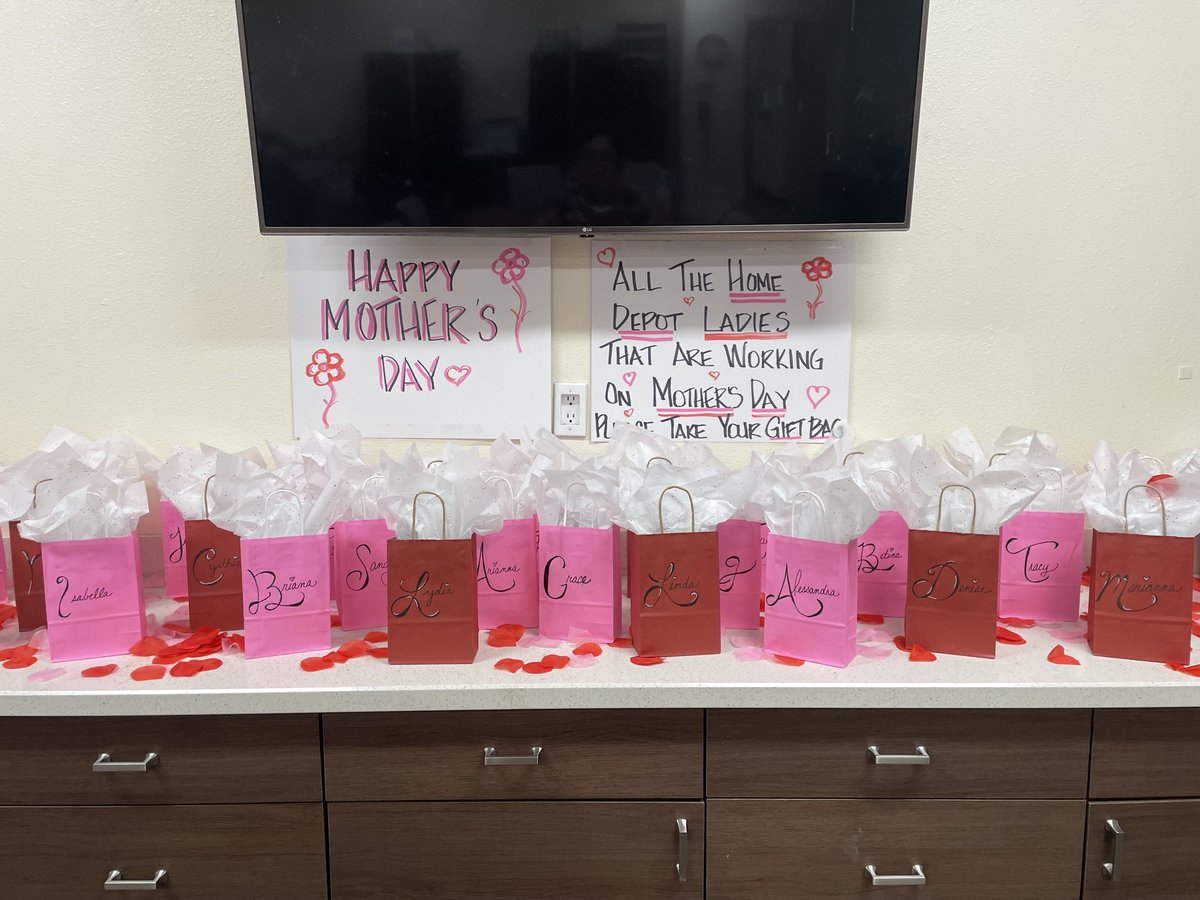 moosie02's tweet photo. Happy Mother’s Day to our Depot Ladies working today
⁦@Mcolondres1010⁩ ⁦@mattjensen93⁩ ⁦@D66Celest⁩ ⁦@cat_thanner⁩ ⁦@LadyTkntimeout⁩ https://t.co/IS2rPFACso