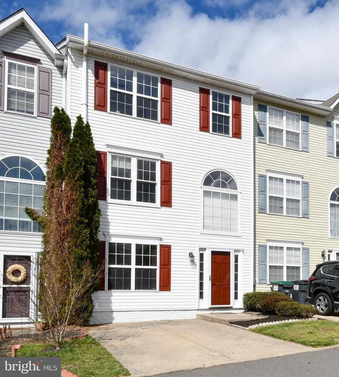 AngstadtREGroup's tweet photo. Check out our #listing in #Stafford #VA  #realestate #realtor https://t.co/EUpqkijT38 https://t.co/qeGoONJ7HK