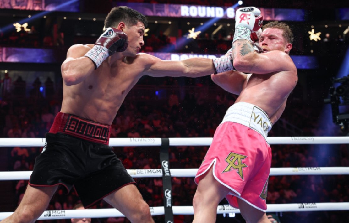 ViaMX_'s tweet photo. ¡PELEA HISTÓRICA! 🥊😱

El peleador ruso mostró su gran técnica para superar al tapatío. 😱 Toda la información aquí 👇🏻
https://t.co/C2TYFw0noU https://t.co/lOtOOur2y5
