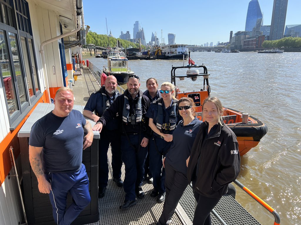 TowerRNLI's tweet photo. A fine start to the day with a visit from our friends @MPSonthewater. Joining @RescueShrek1 &amp; Craig B today is @SuzeGold &amp; @EllieRibbits. We’ve had 3x calls so far with @MPSonthewater  so definitely #TimeForACuppa #999Family ☕️🍪 https://t.co/ByyAGJHTaj