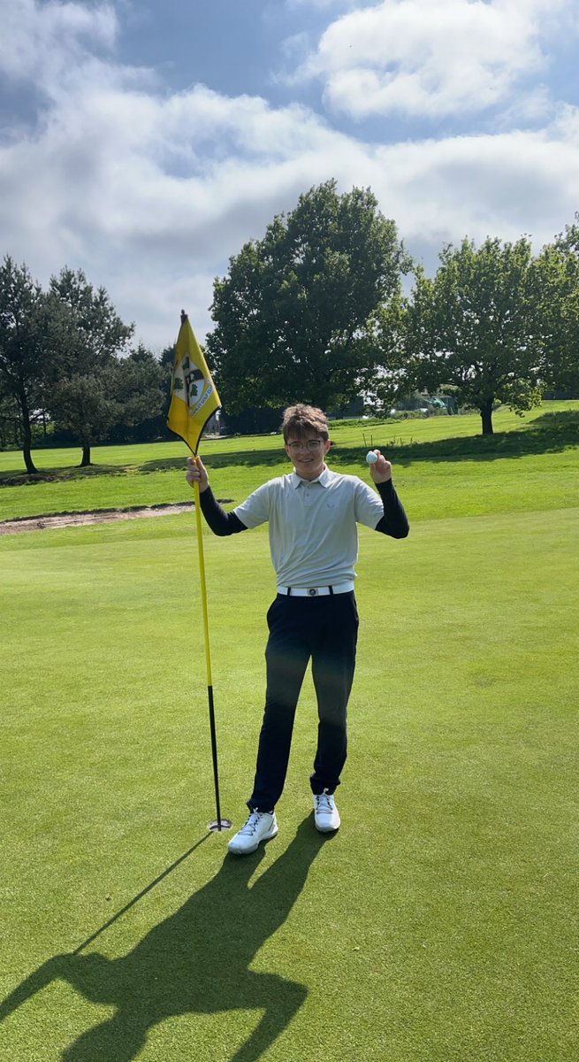 joel8erry's tweet photo. @ChorleyGolfClub 
7th hole
157yds 
First round with new @TitleistEurope T100’s https://t.co/CGuniDMBfi