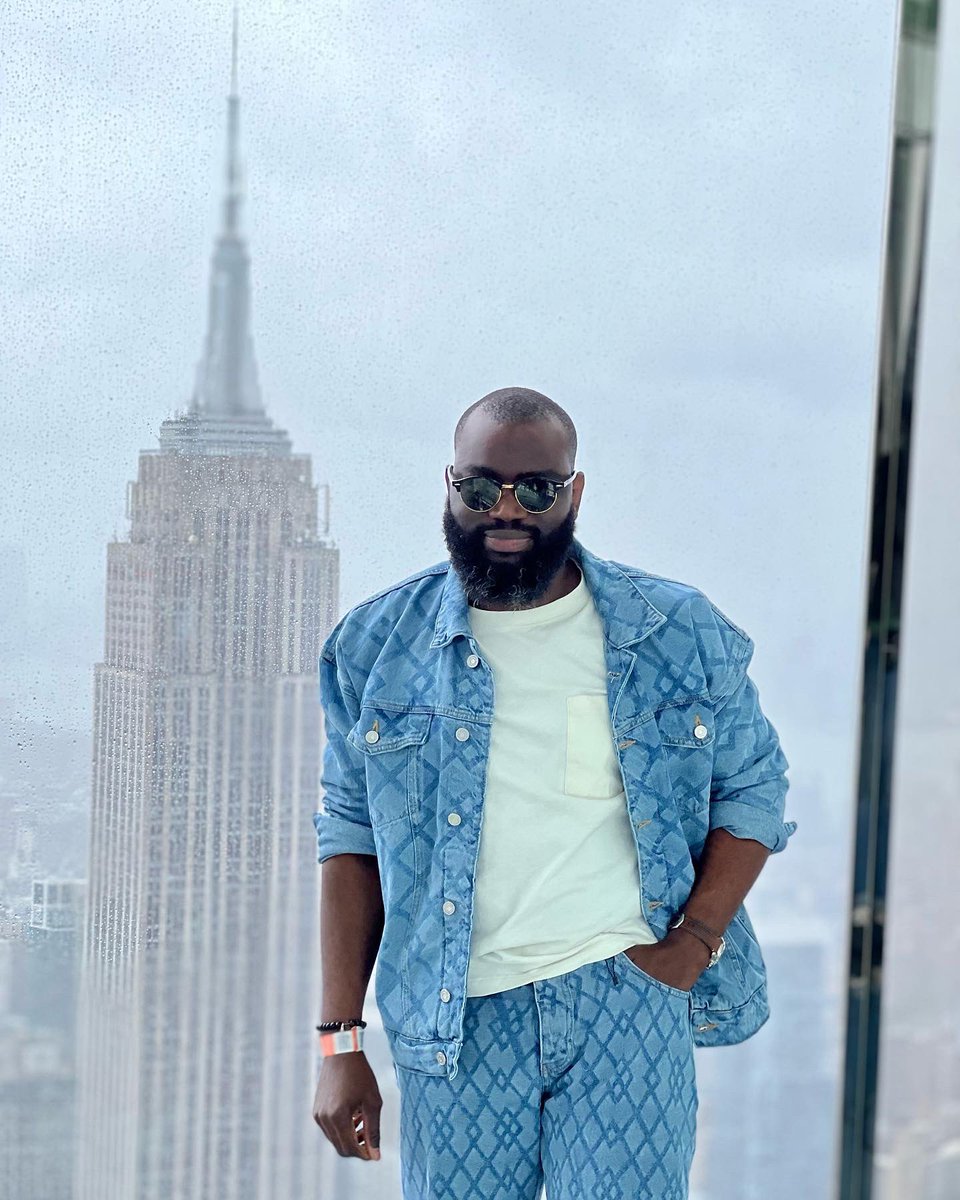 mouss__M's tweet photo. NYC 🇺🇸 #cheikhmyworld https://t.co/JtSp5ZtCFH