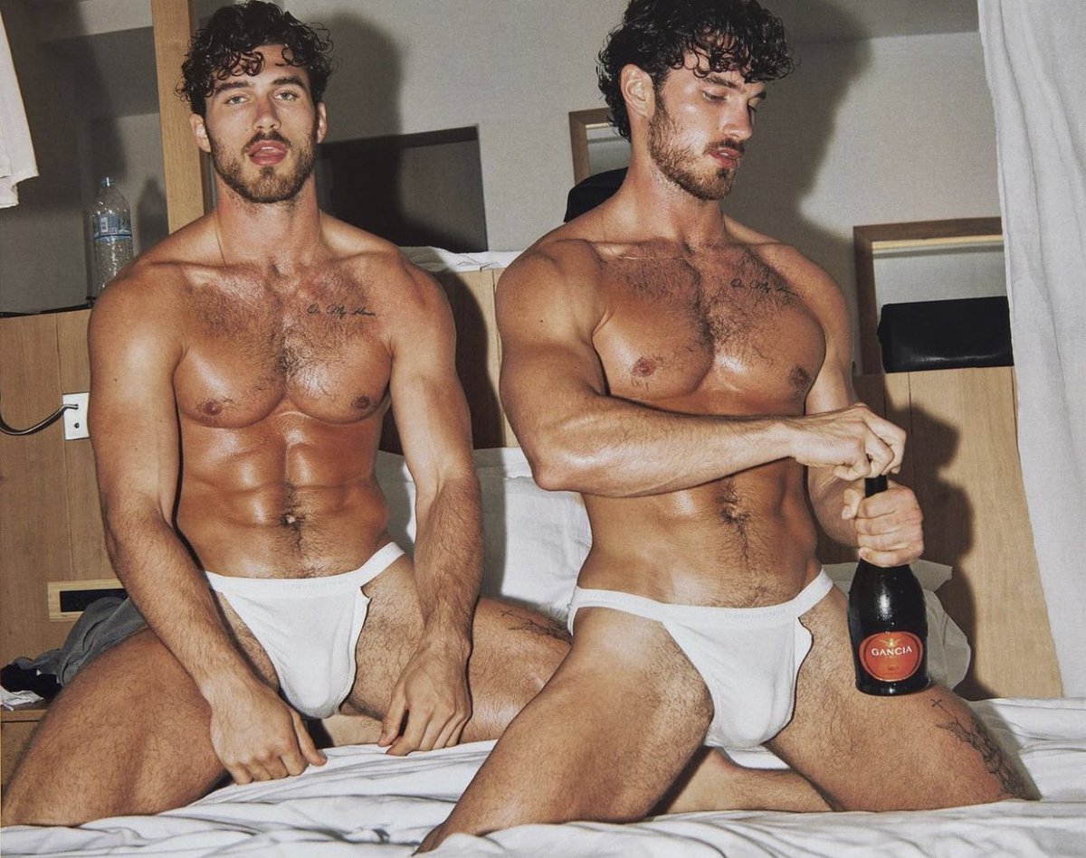 adrienrfk's tweet photo. Do you like champagne?🍾 https://t.co/qG9ikfkUAq