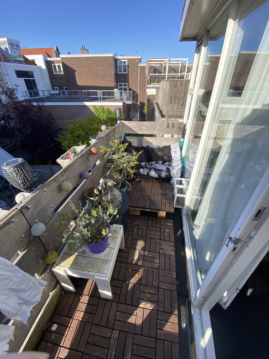 I havr upgraded my balcony a bit for the “early bday present” I’m receiving from my mum sometime soon :))

Aka more (fruit)plants and a small bistroset of foldable table and chairs :))