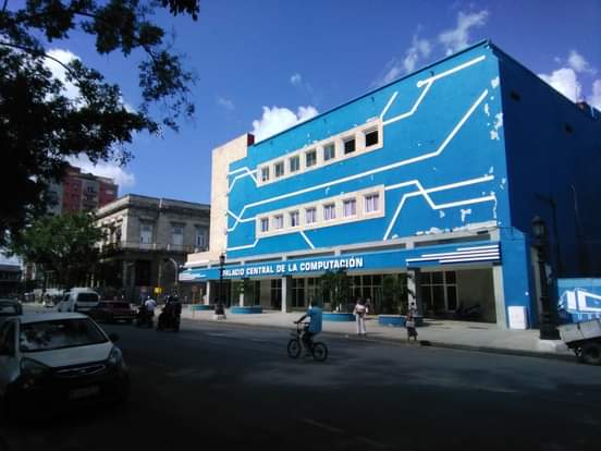 JovenClub2's tweet photo. Los familiares de las personas que permanecen desaparecidas reciben información y atención psicológica en un salón dentro de nuestro  Palacio de la  Computación #JovenClubTeConecta #JovenClubCuba #CubaInformatiza https://t.co/eblZ6JotFB