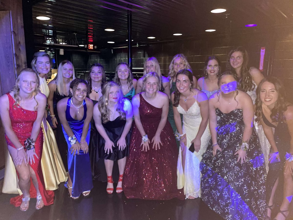PROM 2022..... we can clean up pretty nice!!