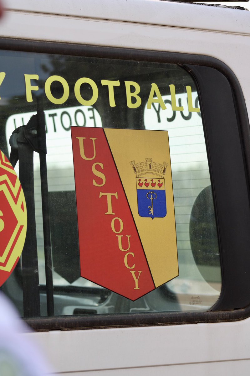 GLarrive's tweet photo. À #Toucy, après deux années d’interruption, on retrouve notre traditionnel tournoi de foot du 8 mai, avec une organisation au top, grâce à la super équipe de @ToucyFootball ⚽️ ! #DirectTerrain https://t.co/saooUNCMFQ