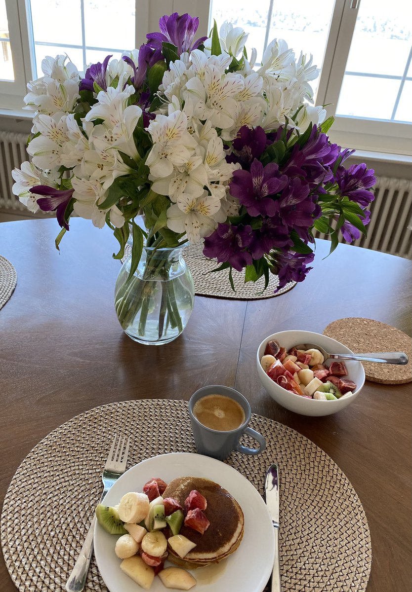 cat_eye13's tweet photo. @FlowerGirlsNFT Happy Mother’s Day, also including all stepmothers! 🥰☀️🌸🌺🌼 https://t.co/XNj15ZjYmT
