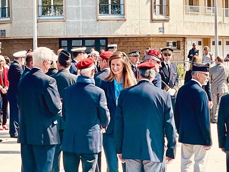 AndreaPorcher's tweet photo. 🇫🇷Commémoration du #8mai1945
77e anniversaire de la Victoire des alliés sur l’Allemagne nazie.
Honneur aux soldats qui ont sacrifié leurs vies pour notre liberté.
Représentation @C_MORANCAIS #régionpaysdelaloire
#unc44 #ancienscombattants https://t.co/KuvgwlEZT0