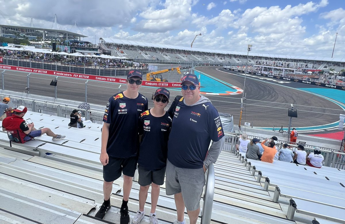 All set for #F1Miami 
Thanks <a href="/redbullracing/">Oracle Red Bull Racing</a> for the merch!