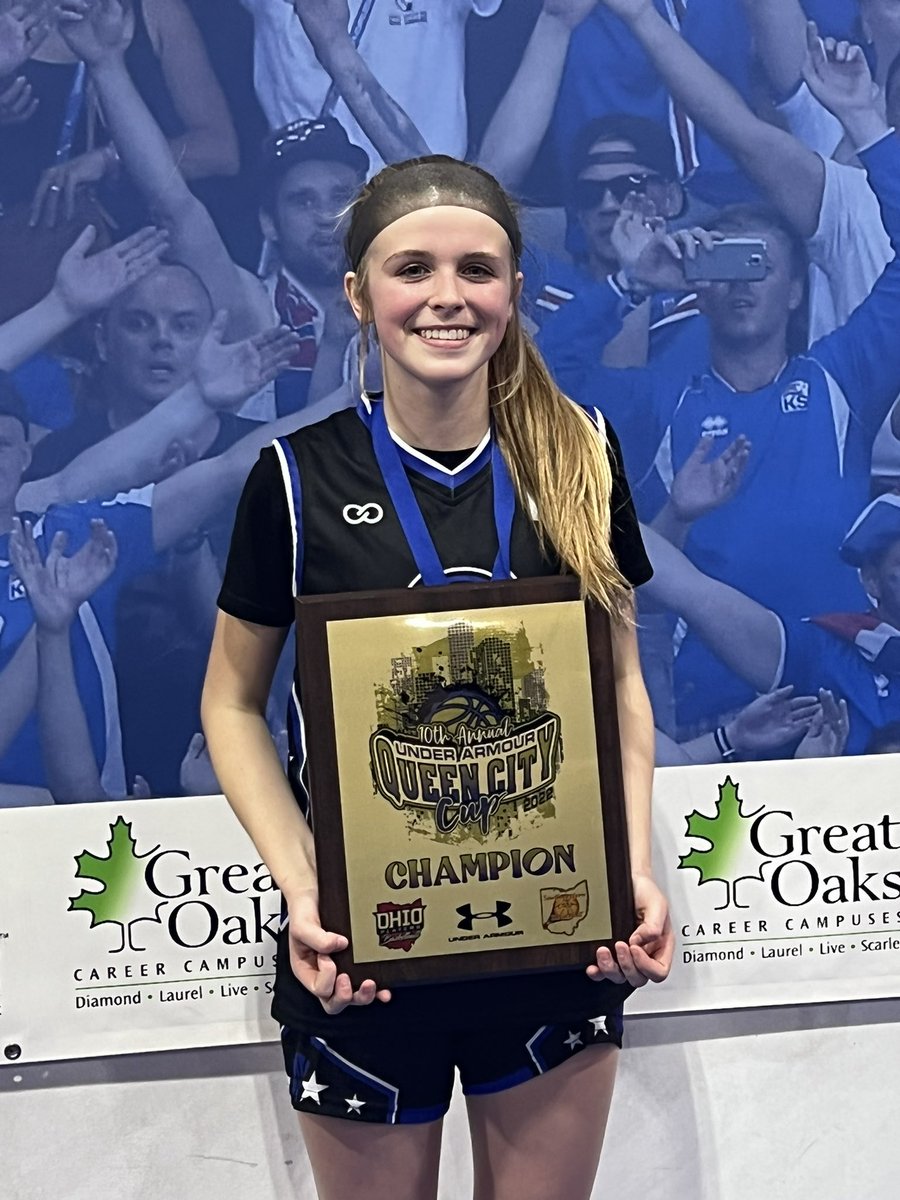 pipera2026's tweet photo. Champions! #kybluedevils #kbd #kentuckybluedevils #hoist #ivlevelhydration
#basketball #girlsbasketball #exposurebasketball #collegerecruiting #girlgoals #collegebasketball #collegehoops #hoops #basketballislife https://t.co/VeQNFkCJvS