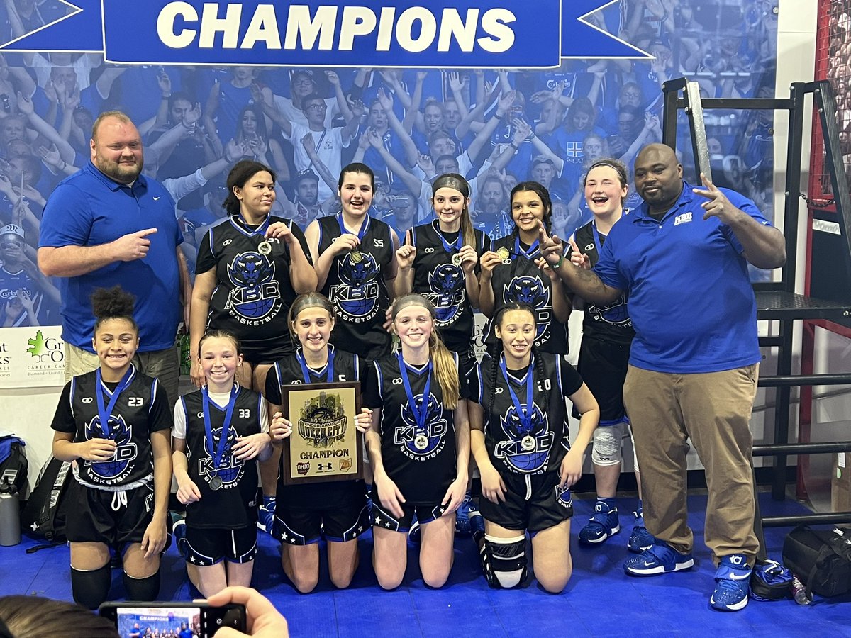 pipera2026's tweet photo. Champions! #kybluedevils #kbd #kentuckybluedevils #hoist #ivlevelhydration
#basketball #girlsbasketball #exposurebasketball #collegerecruiting #girlgoals #collegebasketball #collegehoops #hoops #basketballislife https://t.co/VeQNFkCJvS