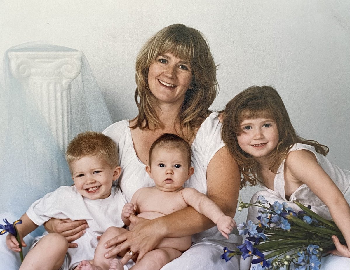 sandymorris333's tweet photo. Still every time I hear this song, I think about how when my children hold their babies for the first time  they will be struck by the incredible realization of how much their mom loved them. ❤️
"It's only there for a lifetime and then it's gone".
https://t.co/hEpsgLy7Hg
#ByeMom https://t.co/URygbrvlR3
