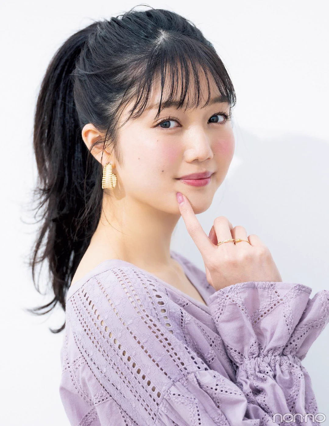 @samunami_2nd いや普通にポニーテールにすれば問題解決じゃねコレ。ボブとか髪下ろした状態で前髪スカスカにするから違和感が出るんだってば。 