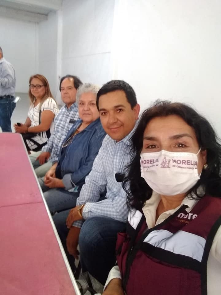 MichoacanMorena's tweet photo. LA LIC. ANA LILIA GUILLÉN PRESIDENTA DEL PARTIDO MORENA EN MICHOACÁN Y MIEMBROS DEL CEE, HOY DAN BANDERAZO DE ARRANQUE PARA LA AFILIACIÓN Y REAFILIACIÓN EN MARAVATIO.
#SomosDeSangreMorena
#RegeneraciónDeMorenaYa
#CongresoNacionalYa https://t.co/k77Uibx6Ns