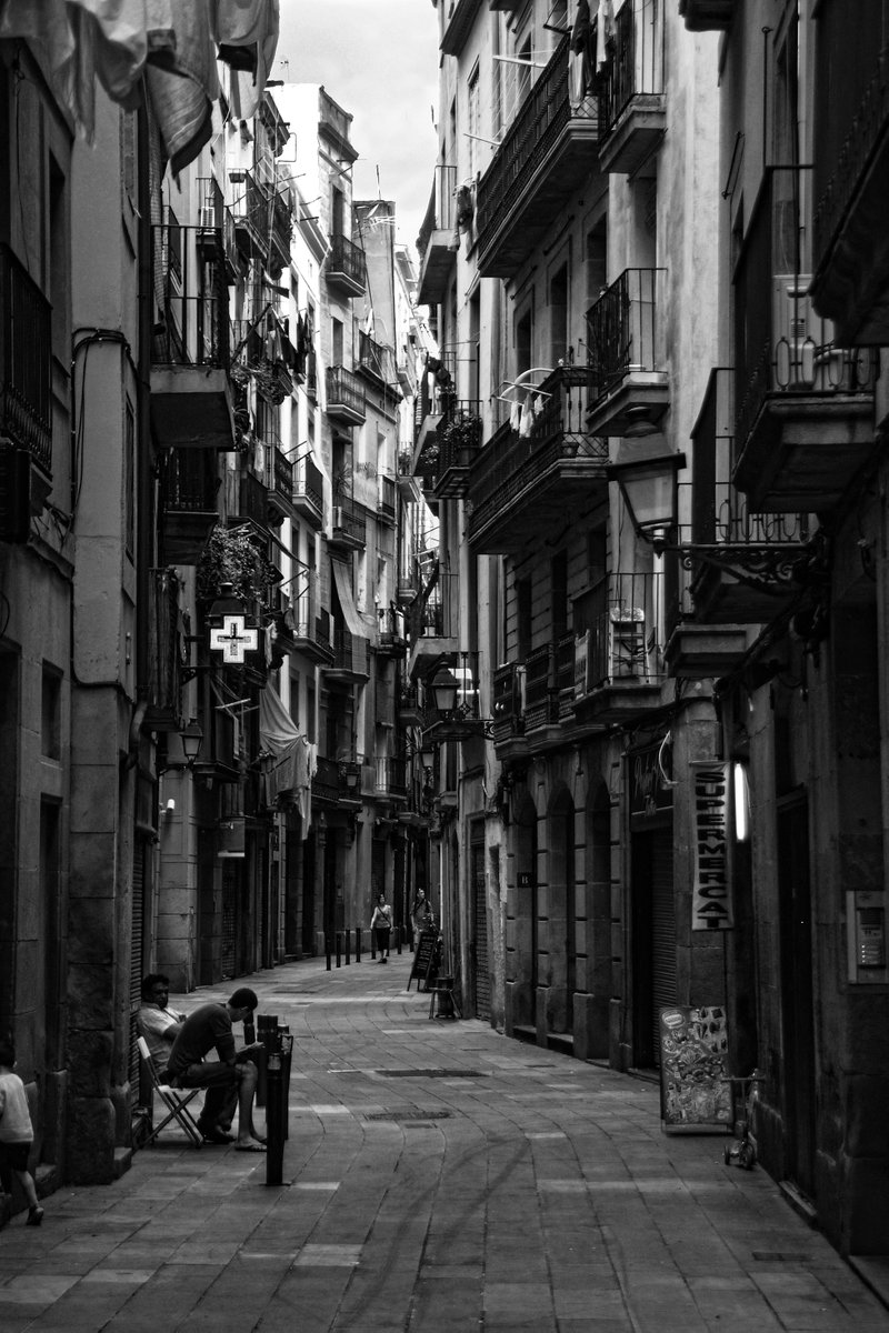garcialopez63's tweet photo. #Barcelona #SantaCaterina #CiutatVella #streetphotography #urbanphotography  #blackandwhitephotography #nikonphotography https://t.co/u139CPnA7O